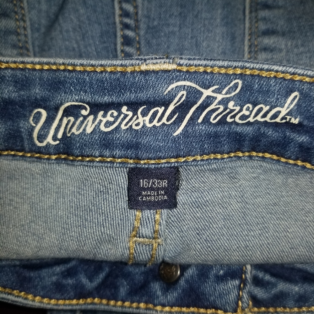 Universal Thread Blue Jeans - Picture 7 of 8